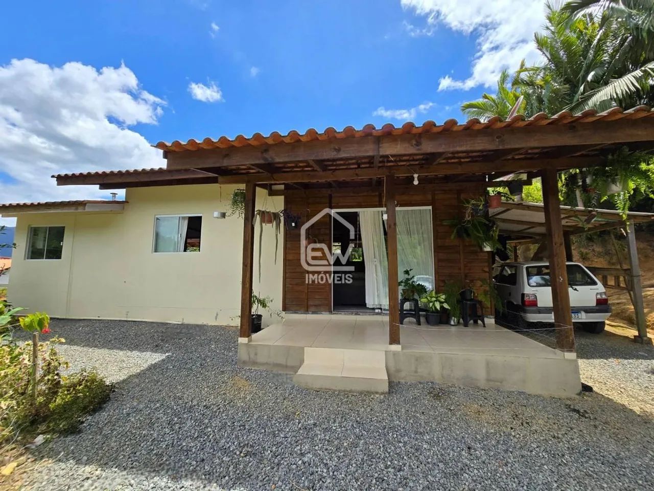 Casa com 80m² em Schroeder, SC