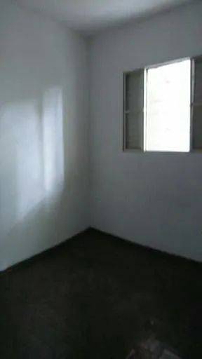 Casa com três dormitórios - ALUGO - Foto 5
