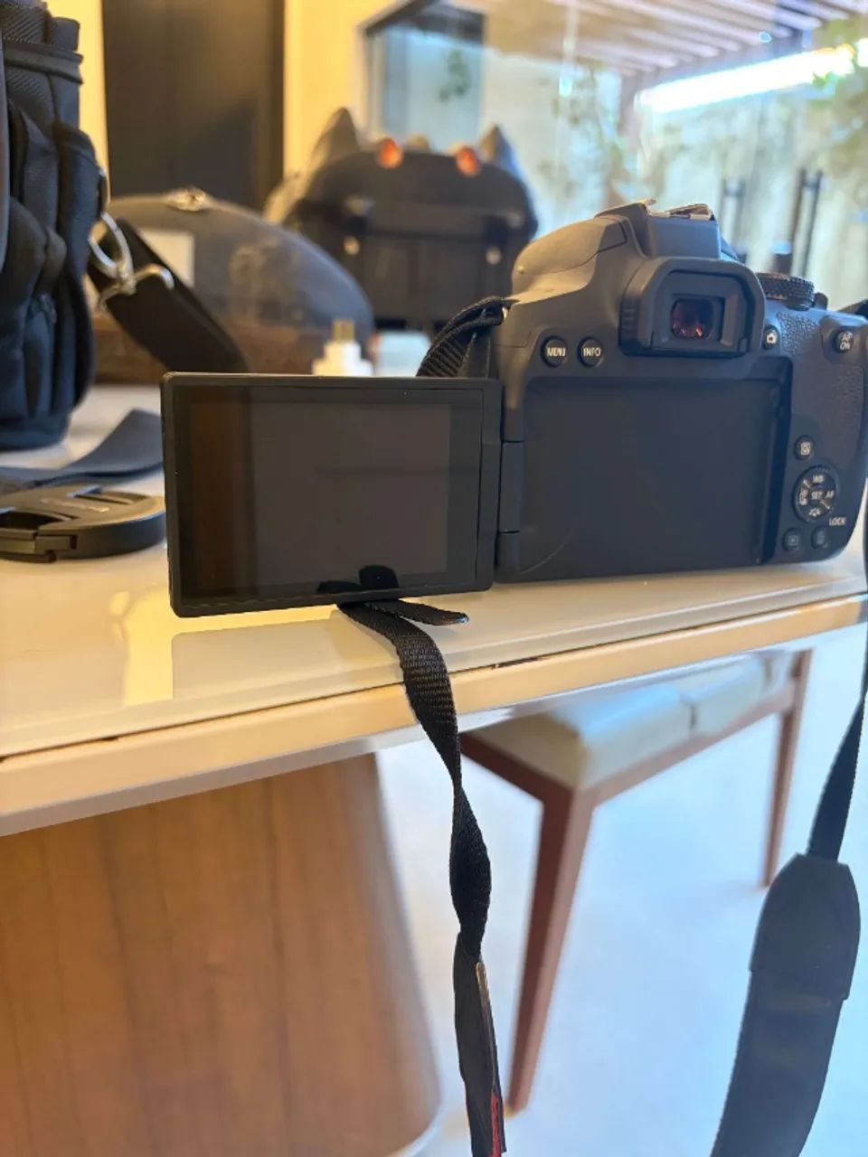 Vendo Câmera DSLR canon EOS Rebel t8i   - Foto 5
