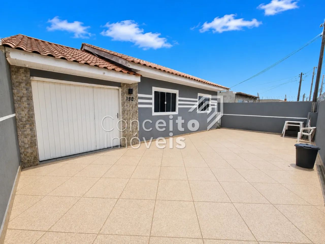 Residência com Edícula e Piscina - Santa Mônica