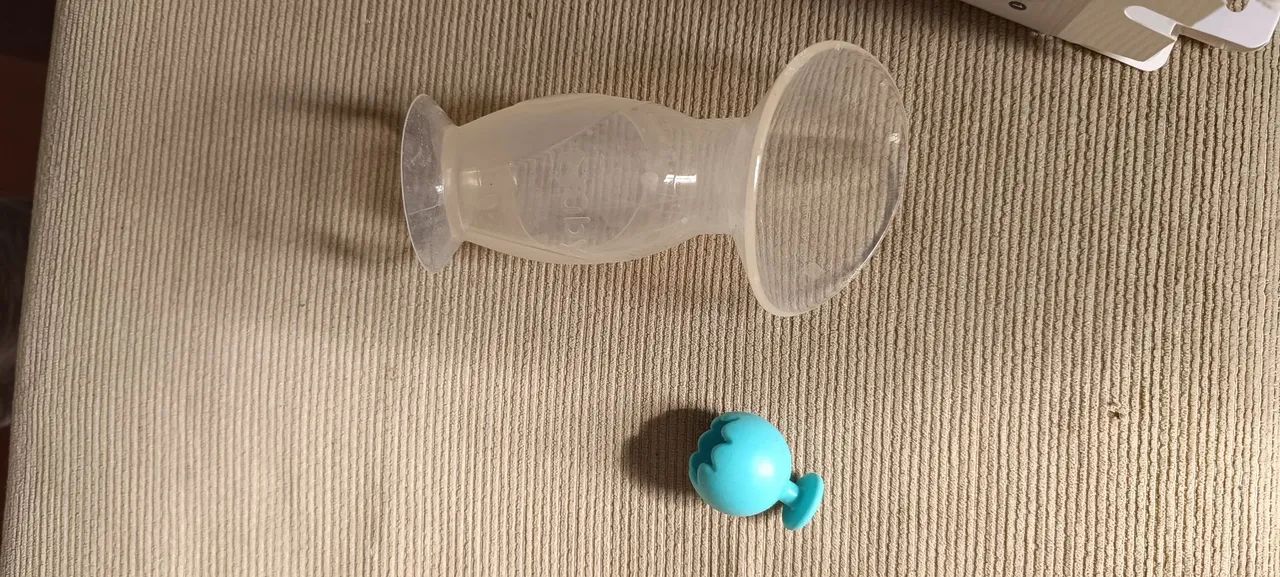 Extratora em silicone de leite