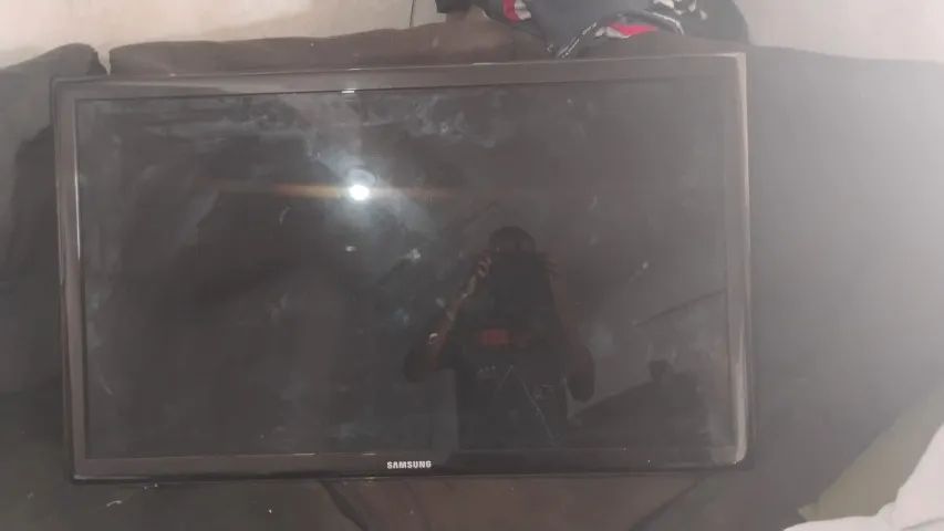Vendo tv com. Detalhes  - Foto 3
