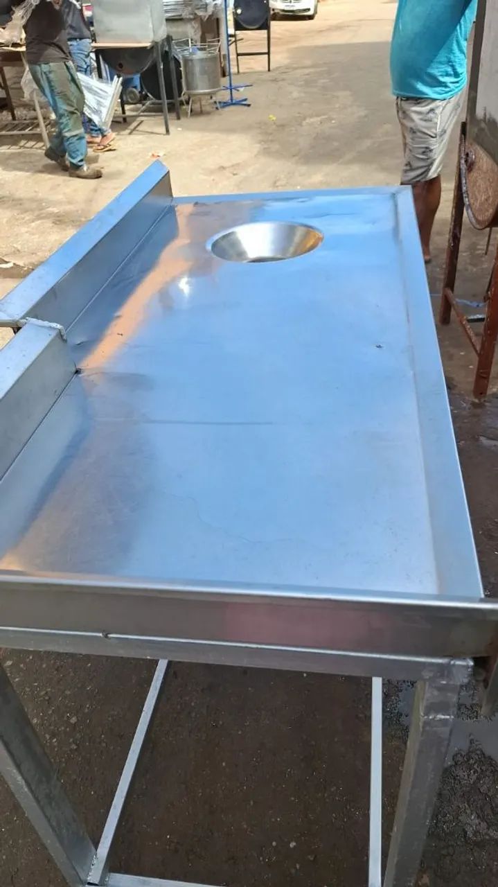 Mesa de inox de 1,36mx66cm - Foto 3