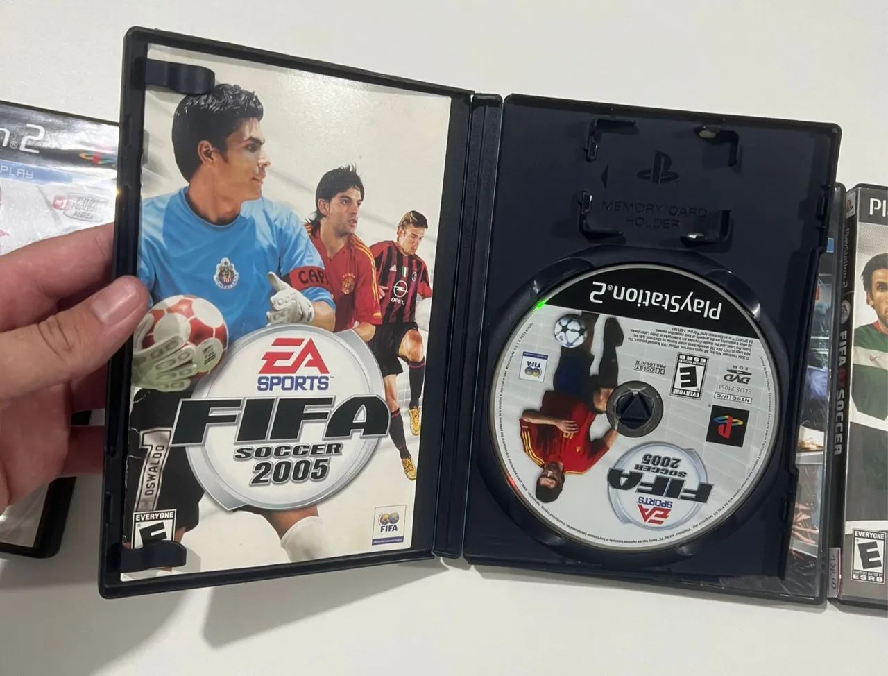 Combo fifa ps2 - Foto 3