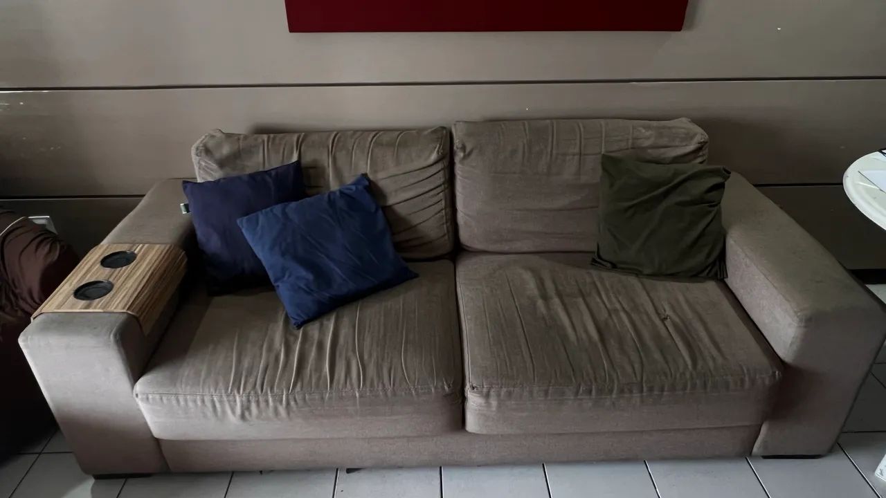 SOFÁ RETRÁTIL DE LINHO MARROM 3L - Algumas imperfeições  - Foto 2