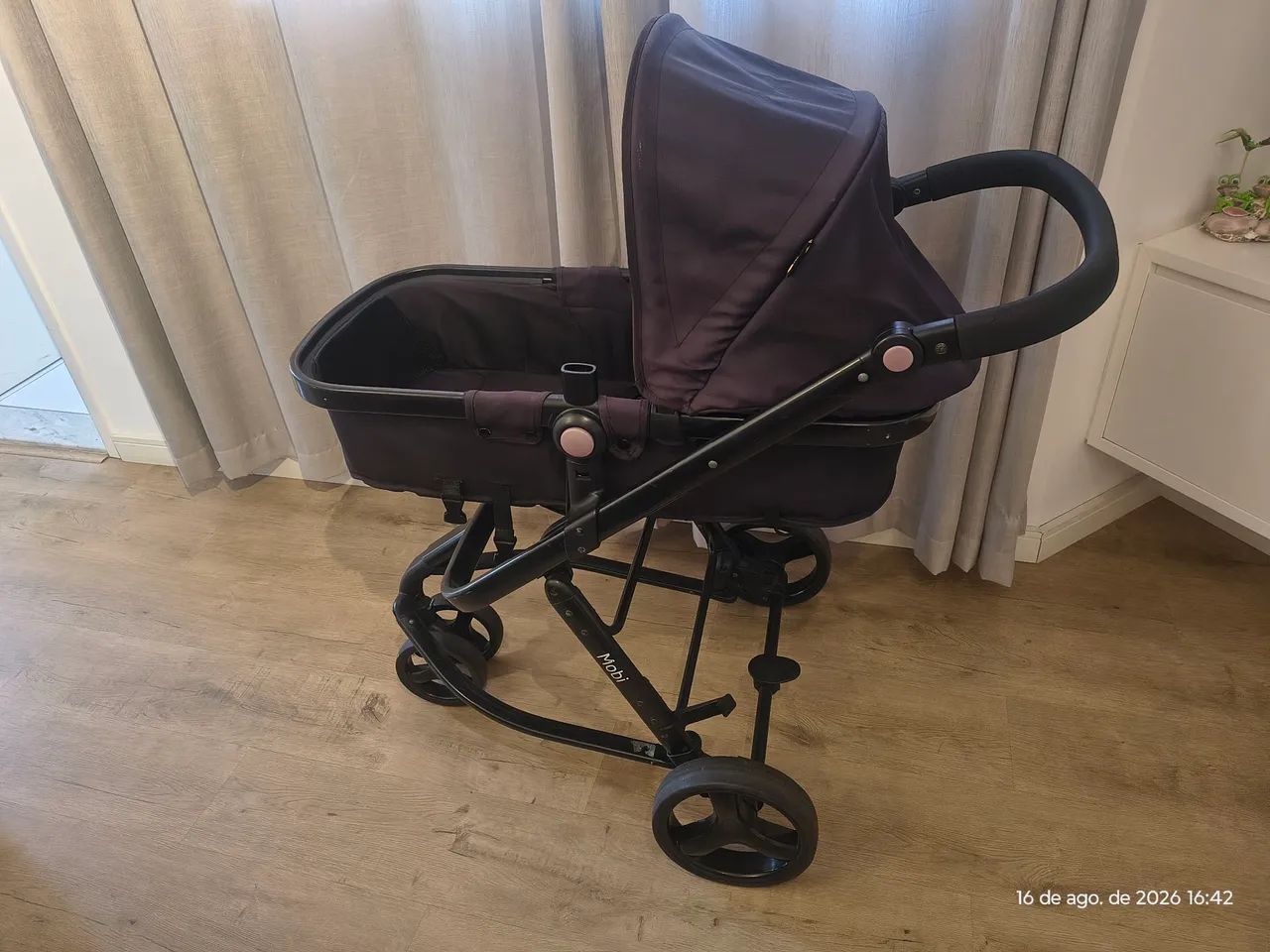 Carrinho de Bebê Safety 1st Mobi com Moisés - Ótimo Estado