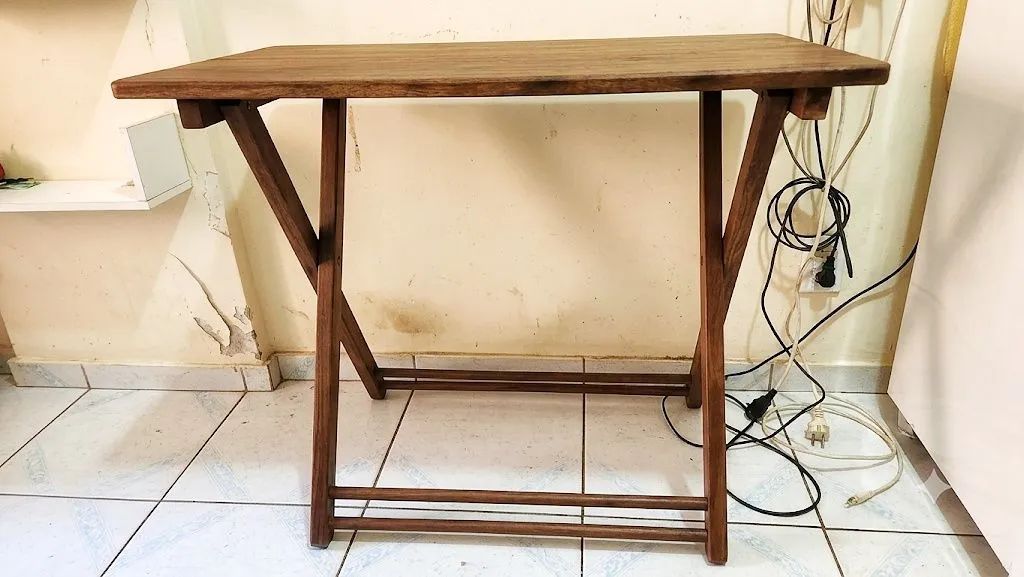 Mesa de madeira Dobrável 6 lugares
55cm largura 
78cm altura