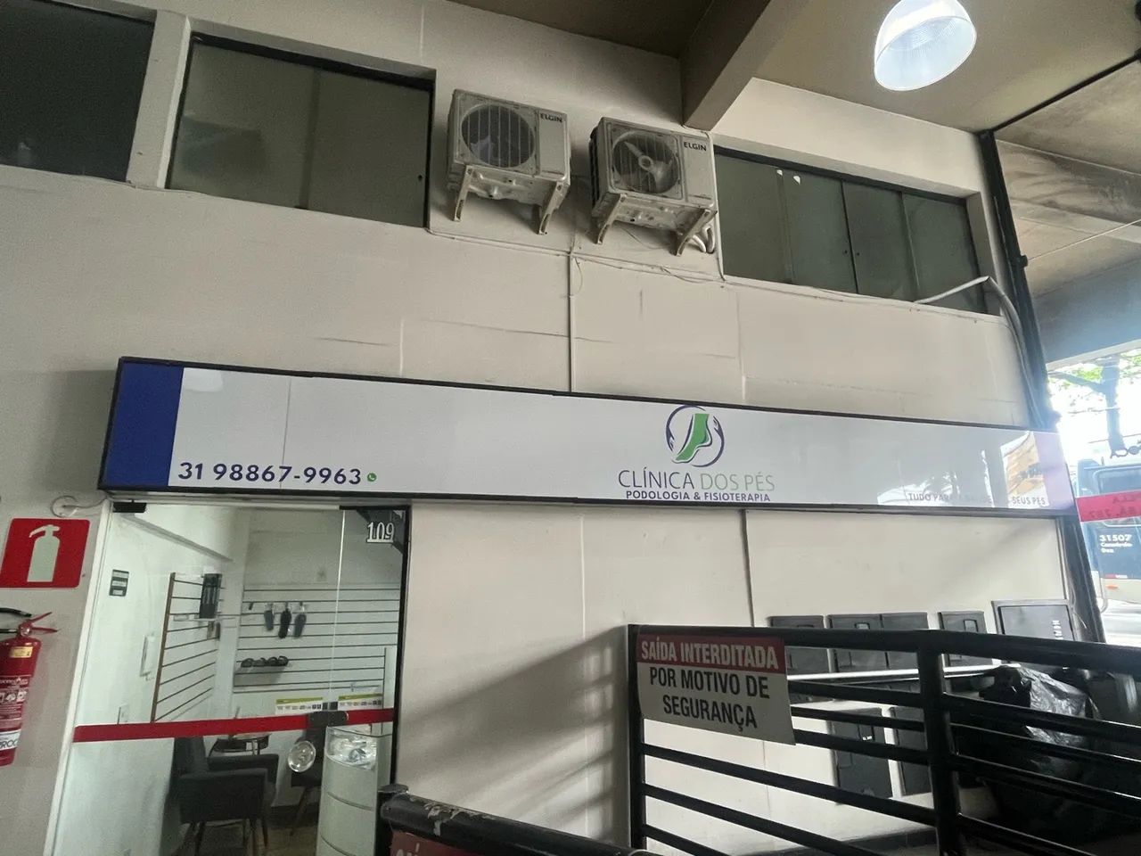 Estrutura placa em acm 