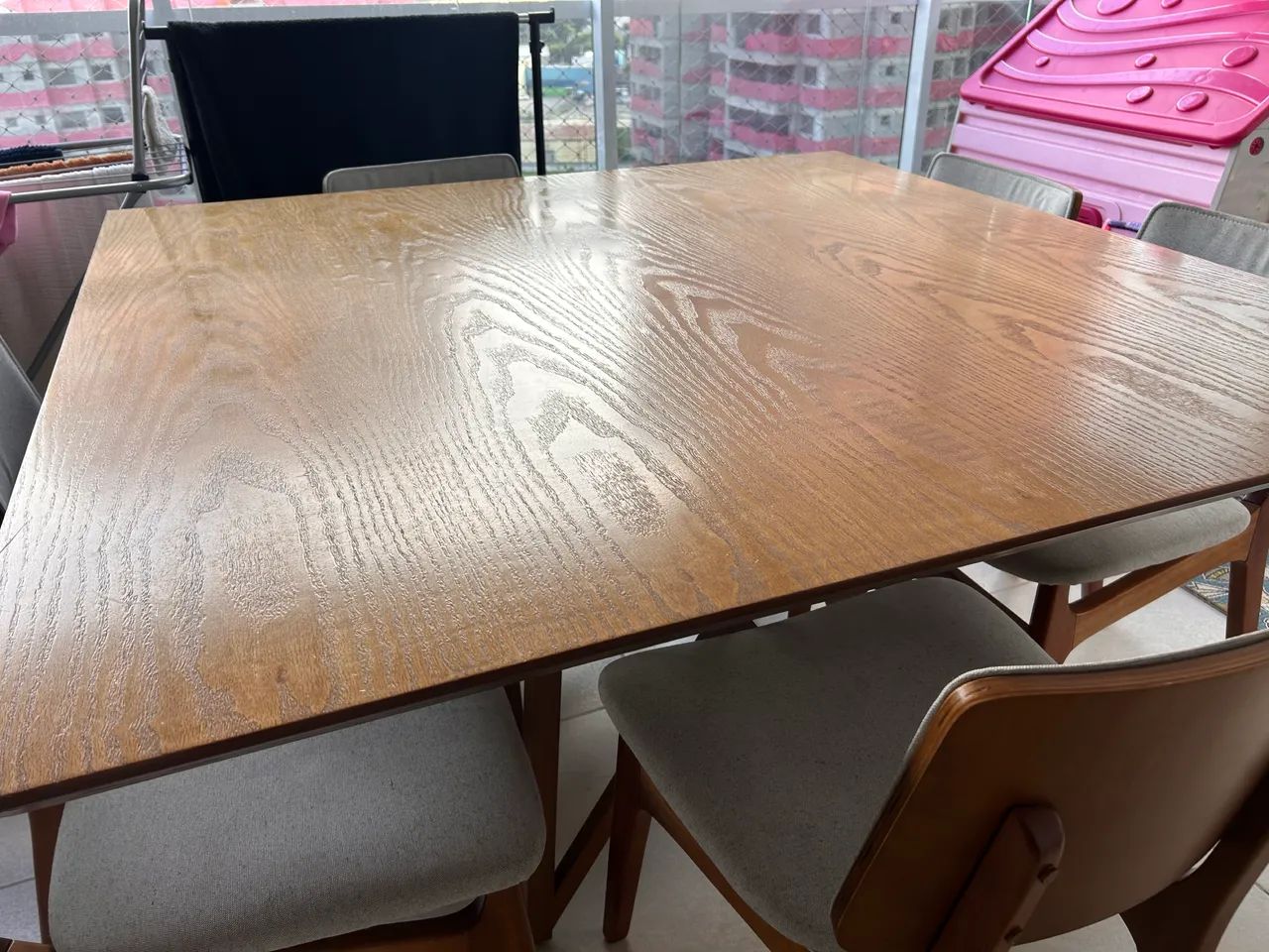 Mesa de madeira (Estar Móveis) 1,36m X 1,36m + 06 cadeiras - Foto 3