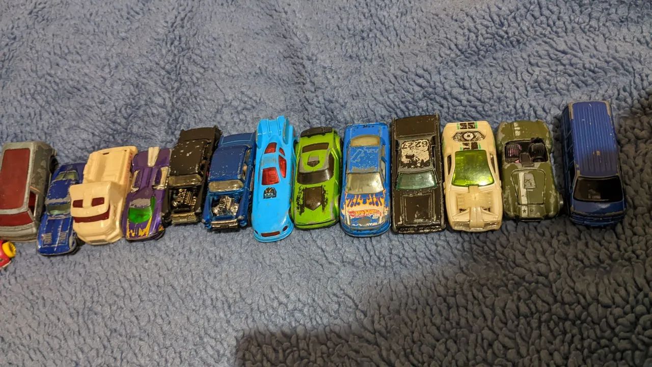 CARRINHOS HOTWHEEL