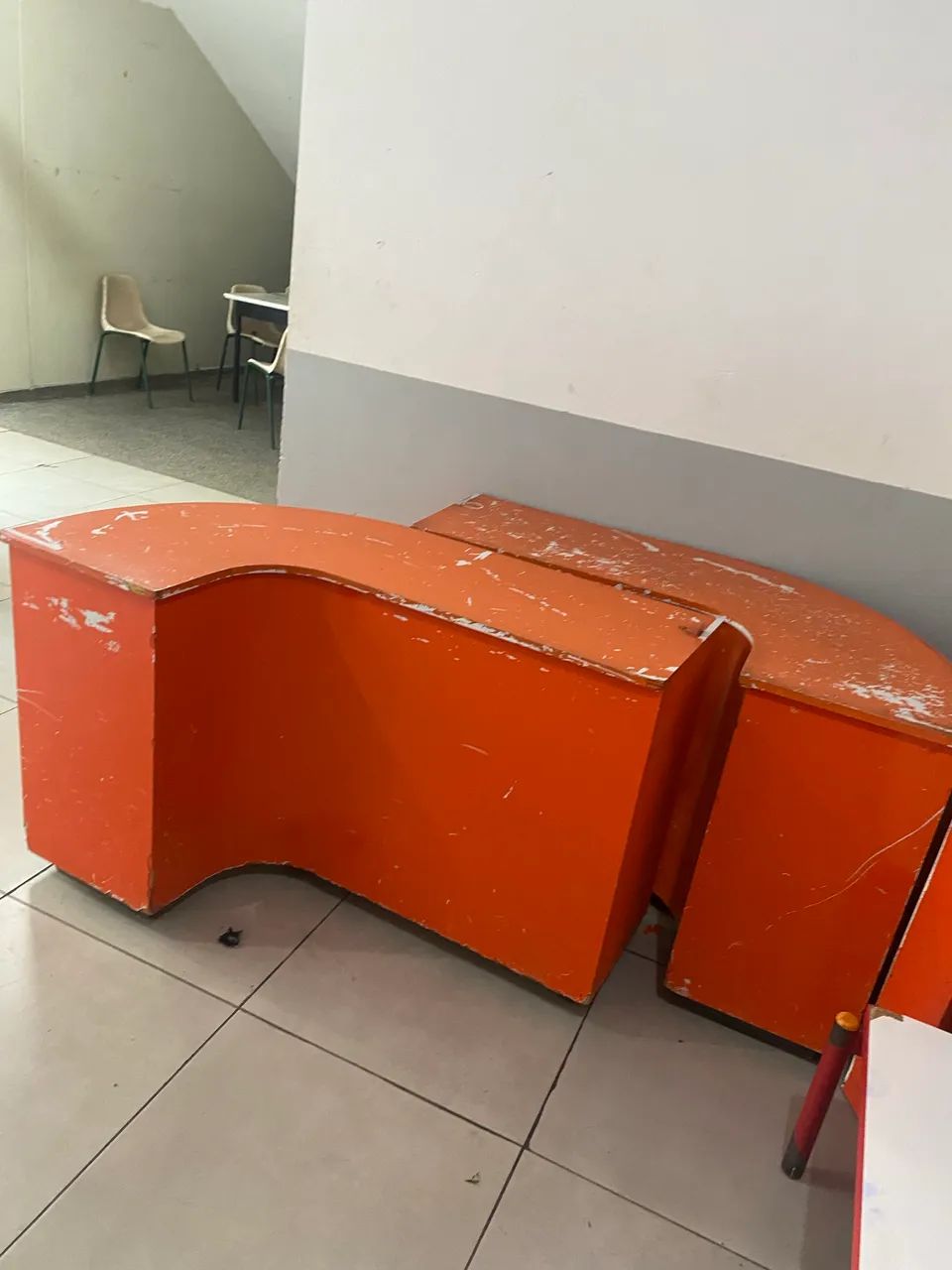 Vendo conjunto de Balcão e Prateleiras de cantina/lanchonete - Foto 2