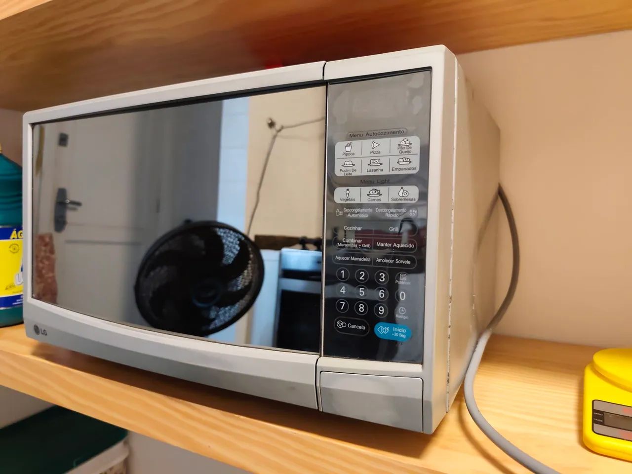 Micro-ondas LG Inverter com Grill - Espelhado e Moderno