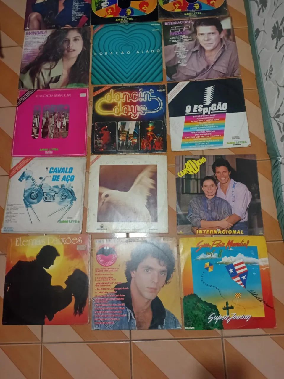 Discos de vinil (olhar descrição) - Foto 2
