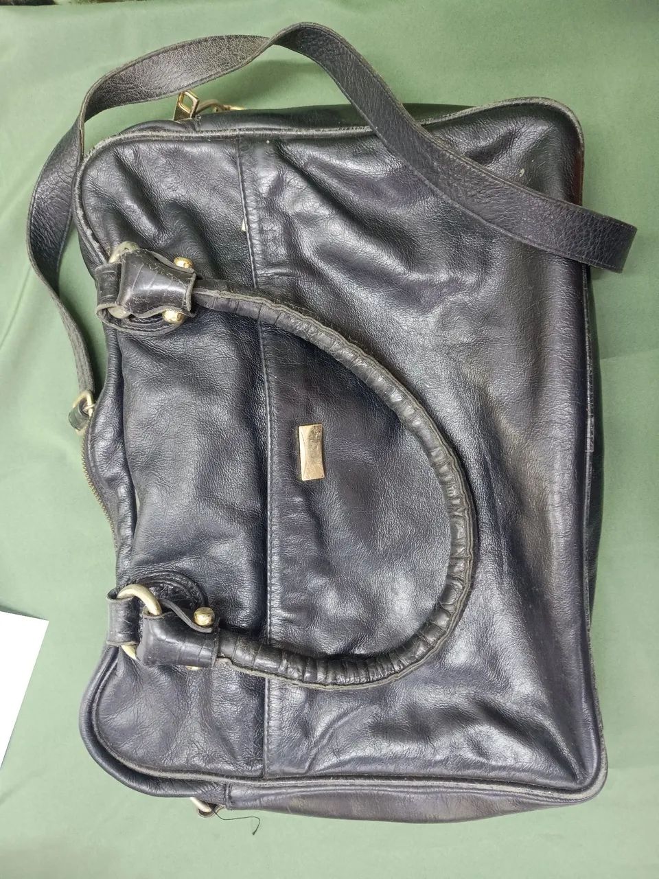 Roupas e bolsas 