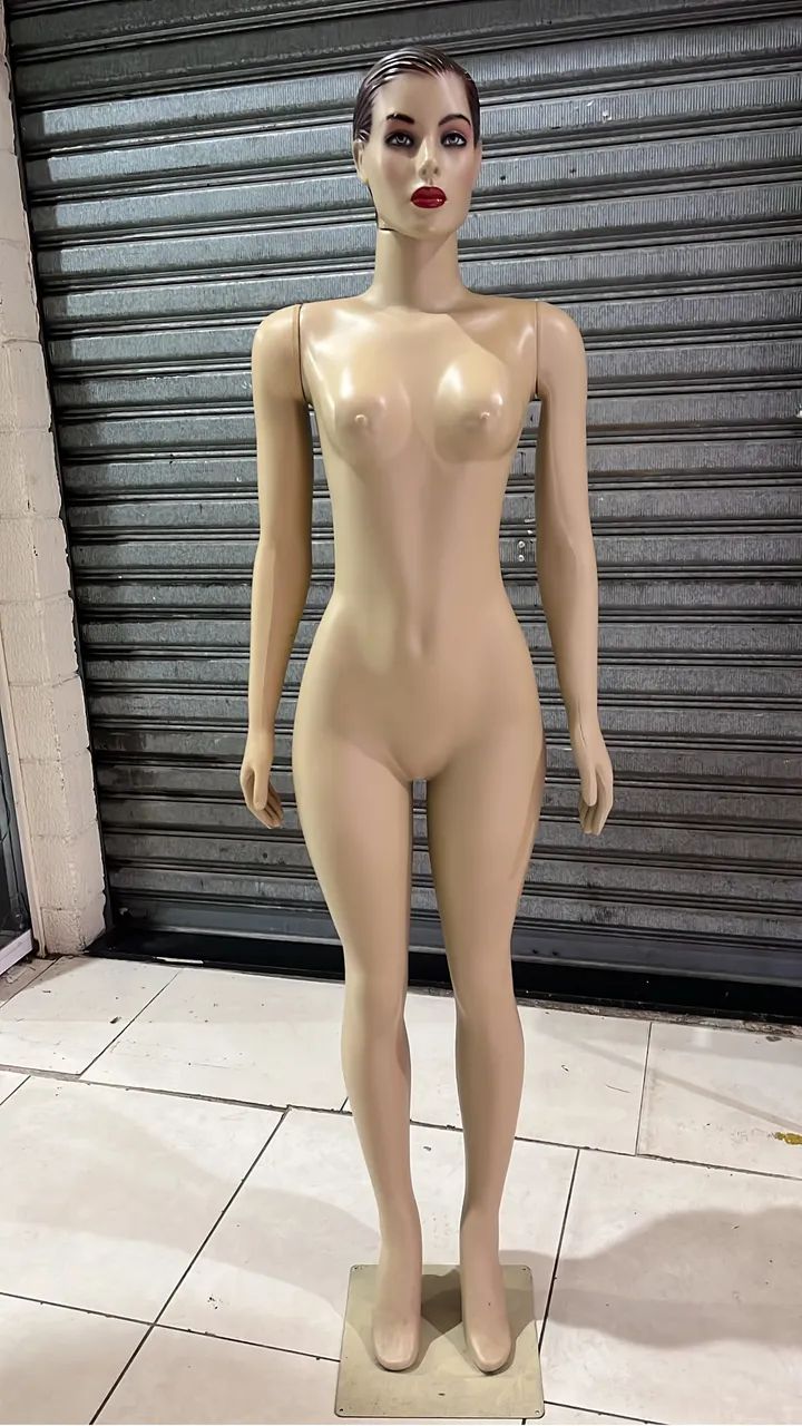 Manequim Feminino Corpo Inteiro