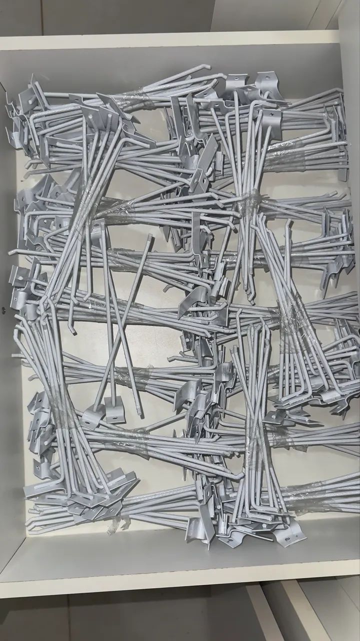 Ganchos para painel canaletado brancos 20cm - Foto 6