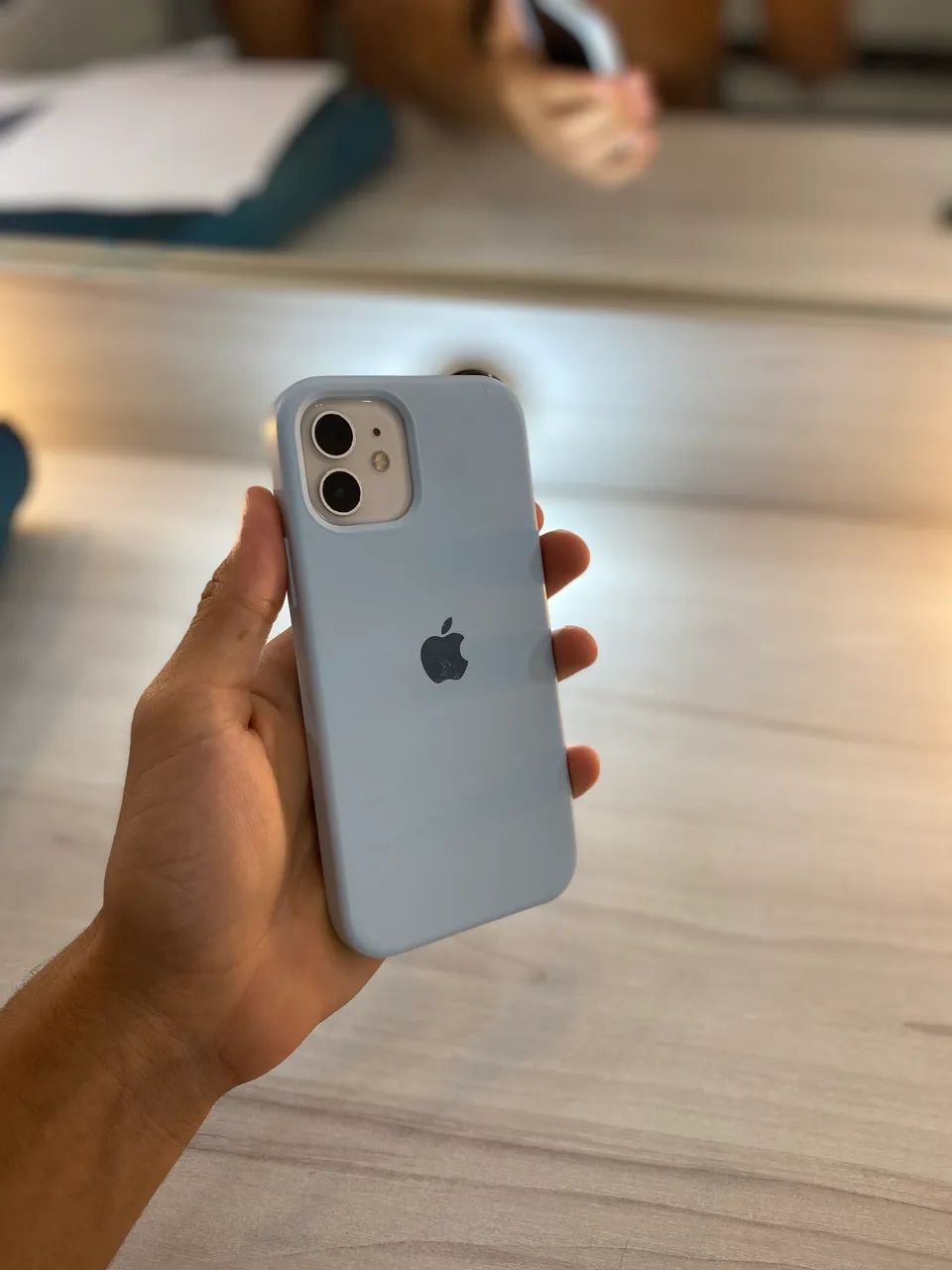 iPhone 12 branco traseira trincada