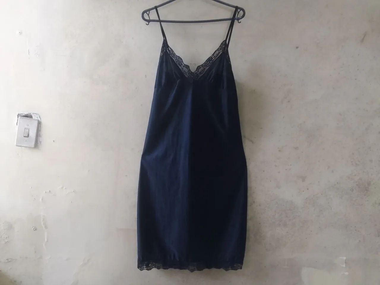 Camisola de cetim com renda
