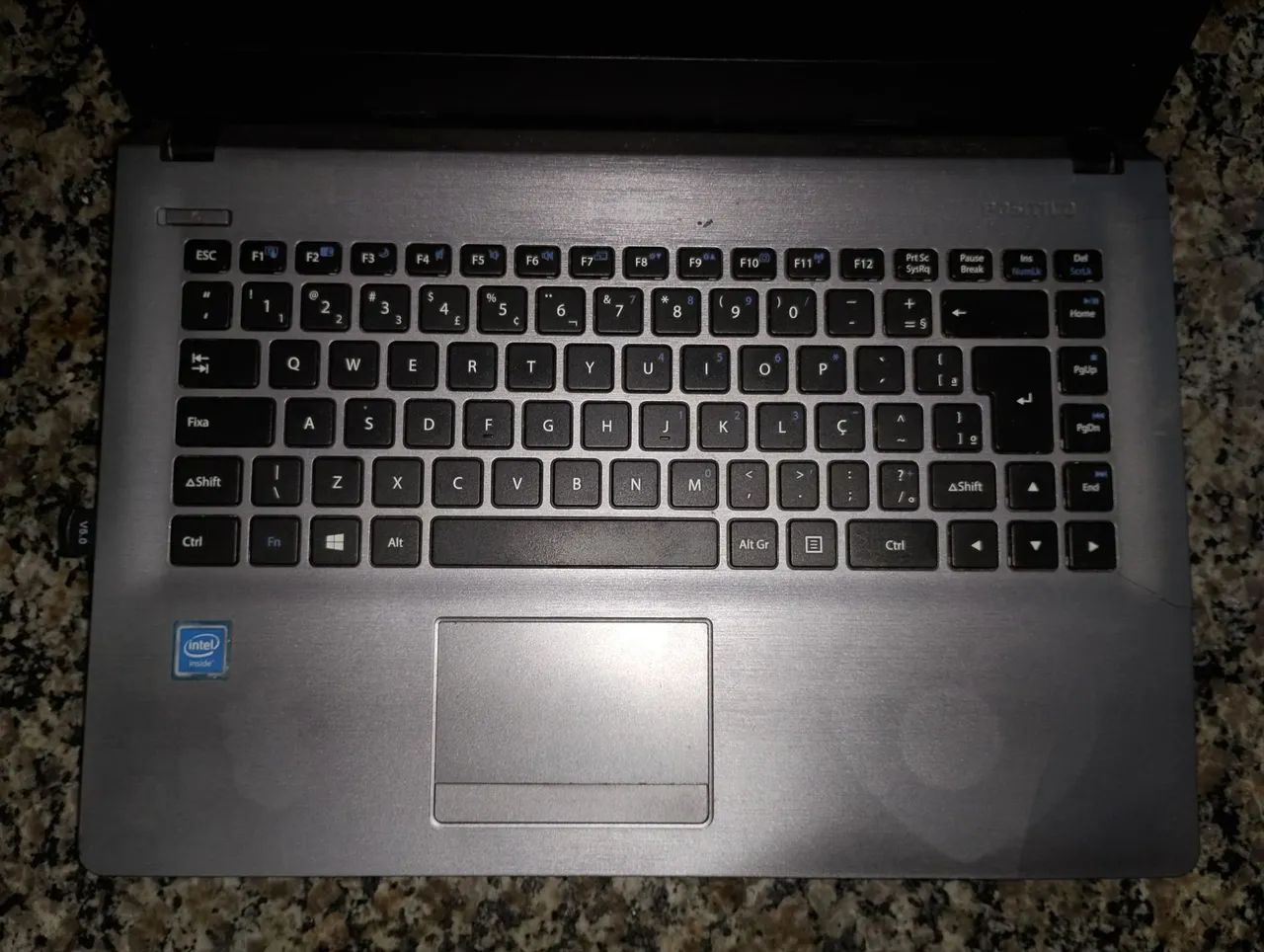 Notebook da positivo sem carregador tela nova mais funciona  - Foto 2