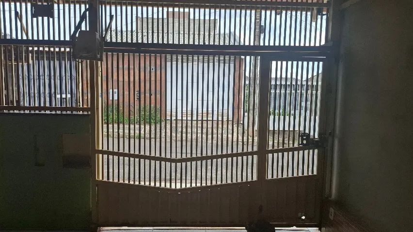 02 GRADES E 3 BANDEROLAS DE PORTÃO - Foto 3