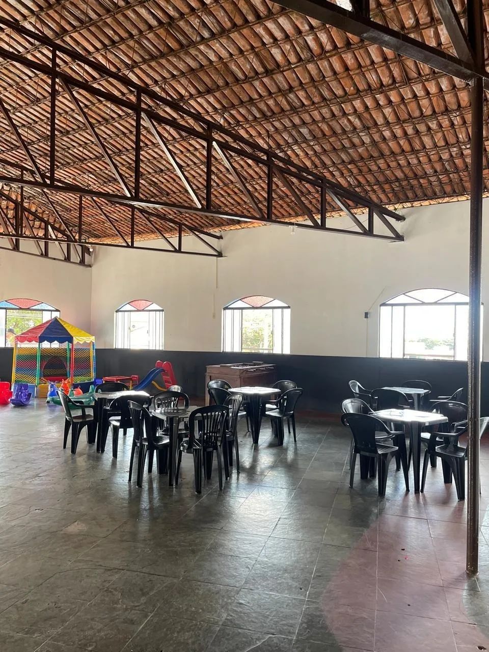 Salão para locação de 180 M²