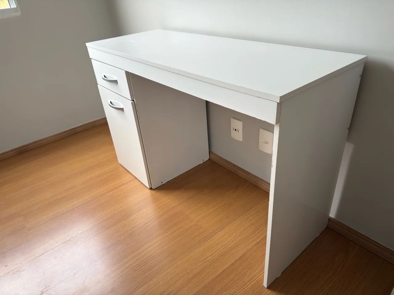 Escrivaninha com porta e gaveta - Foto 2
