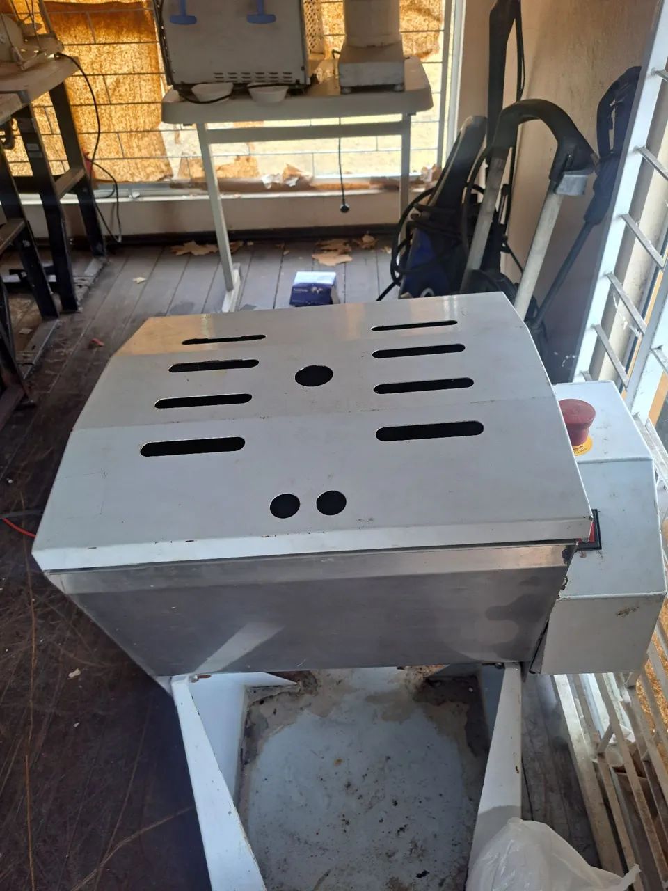 Amassadeira 25 kilos semi nova