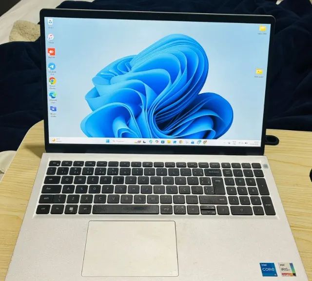 Notebook Dell Inspiron i5 11ª 16GB 512GB SSD NVMe Iris Xe Ainda na