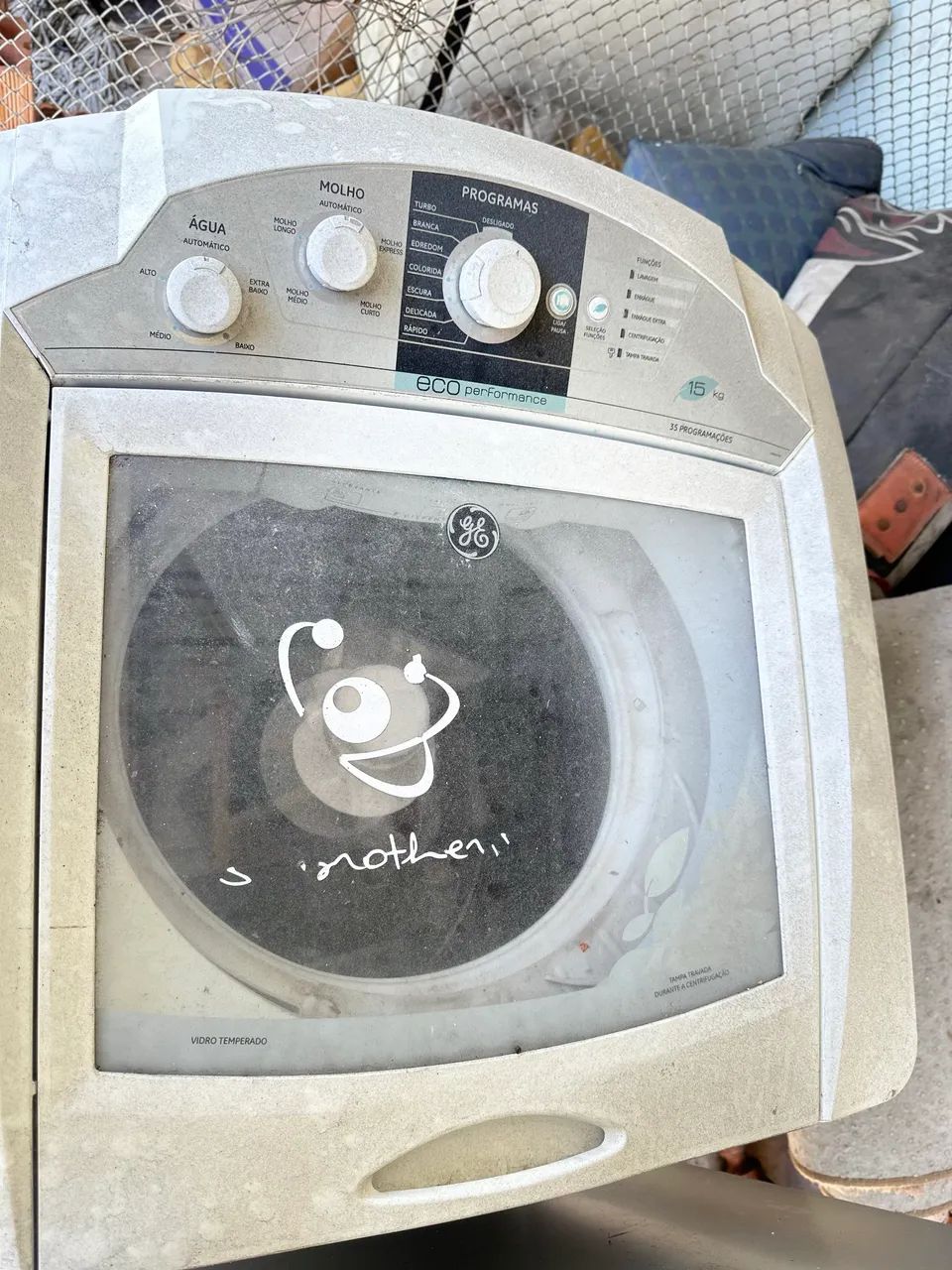 Máquina de lavar retirada de peça 