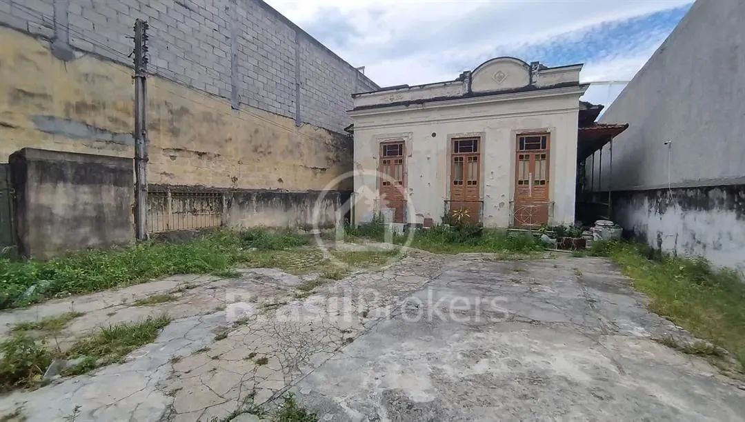 Terreno de 470m², com 2 casas, próximo ao Estádio Engenhão