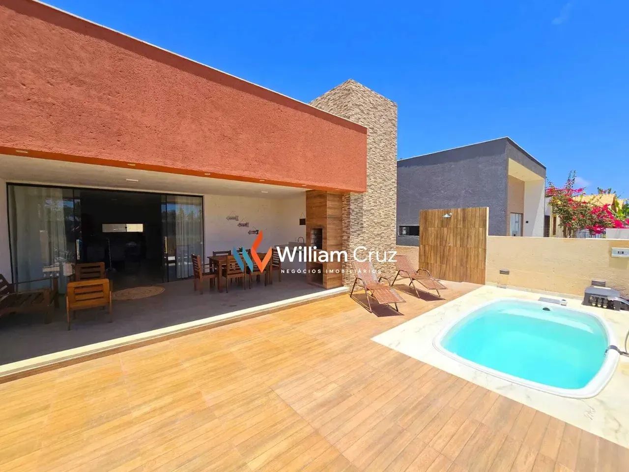 Casa com piscina na praia do Patacho, oportunidade