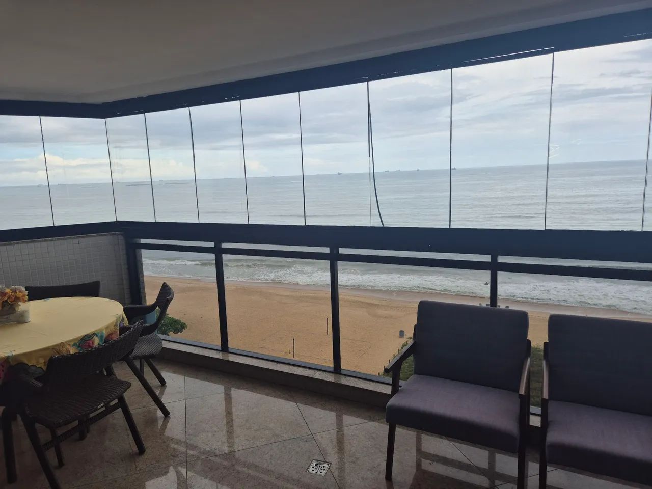 Apartamento luxo frente mar 