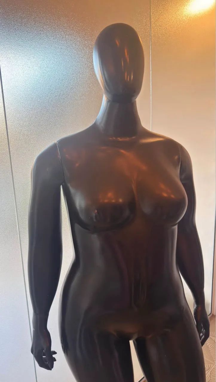Manequim feminino plus size  - Foto 4