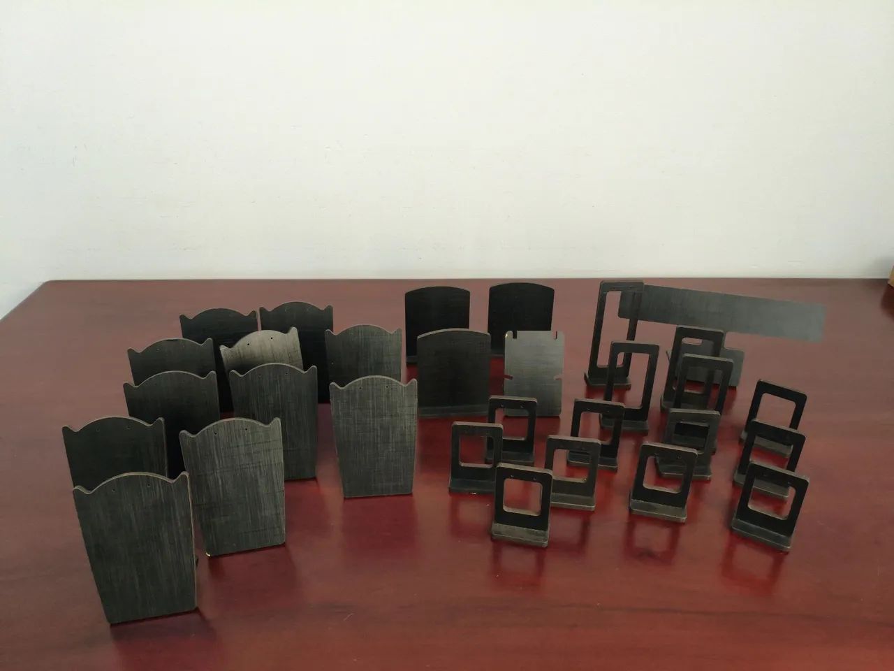 Conjunto de expositores para semijoias em MDF texturizado