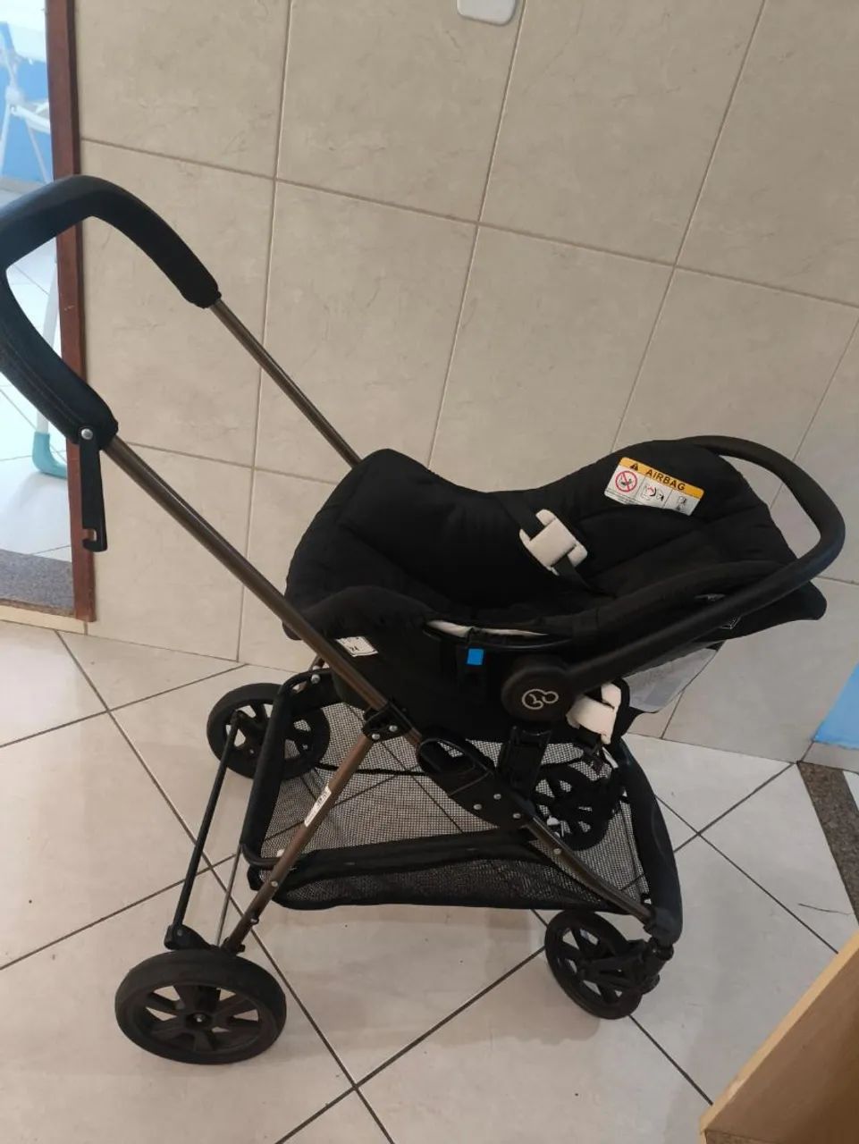 Carrinho Galzerano+ bebê conforto+ colchão  - Foto 2