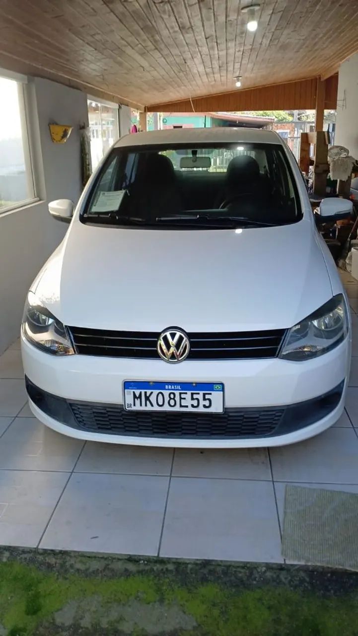 Volkswagen Fox 1.0 MI Total Flex 8V 3P 2014 - Foto 2