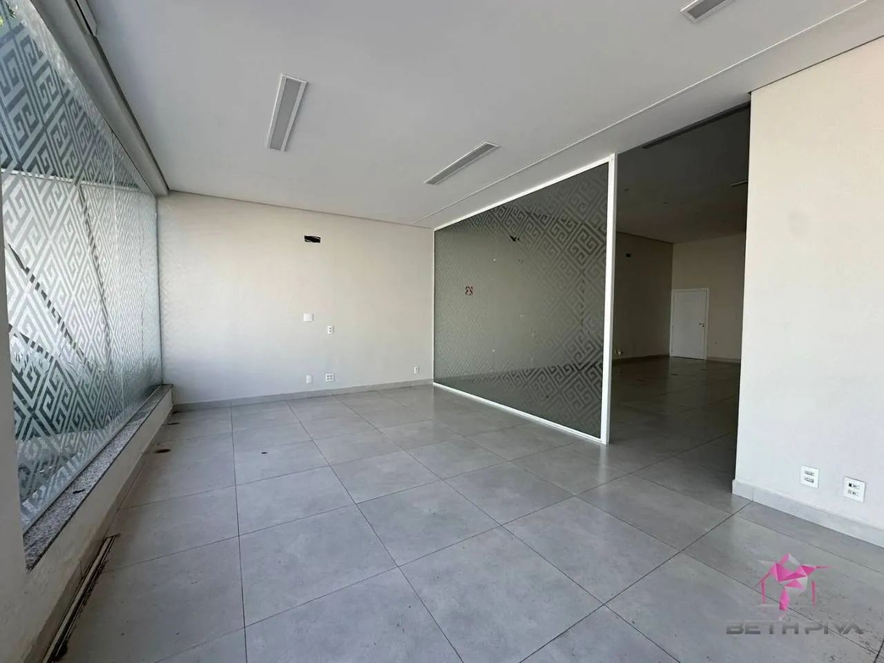 Barracão Comercial Amplo e Versátil - Foto 4