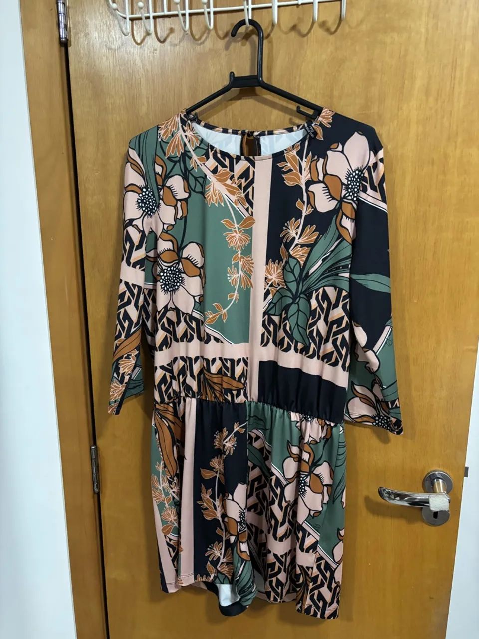 Desapego roupas lança perfume e charry