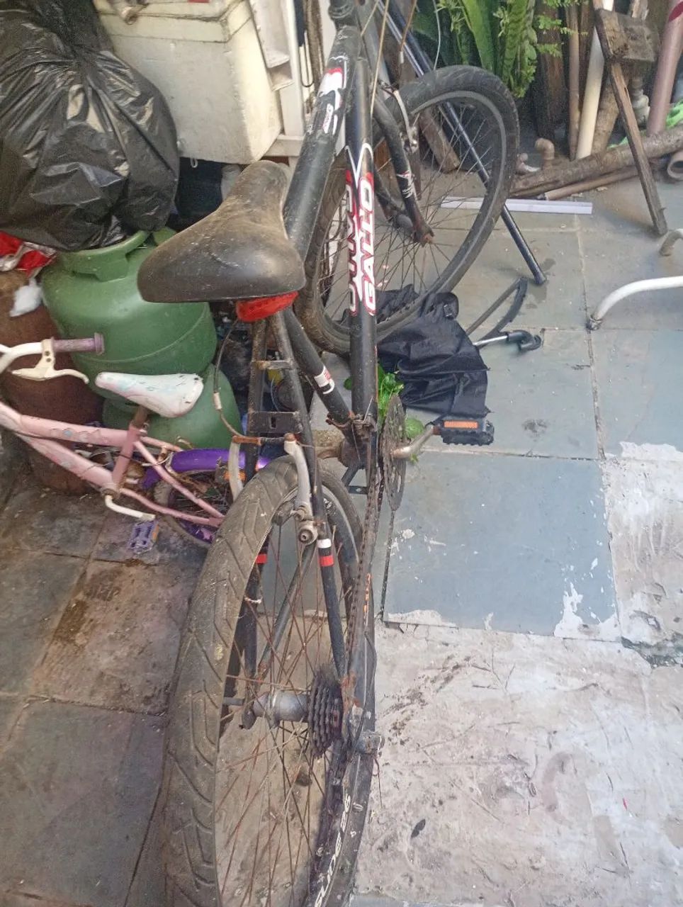 Bicicleta aro 26 e uma infantil  - Foto 2