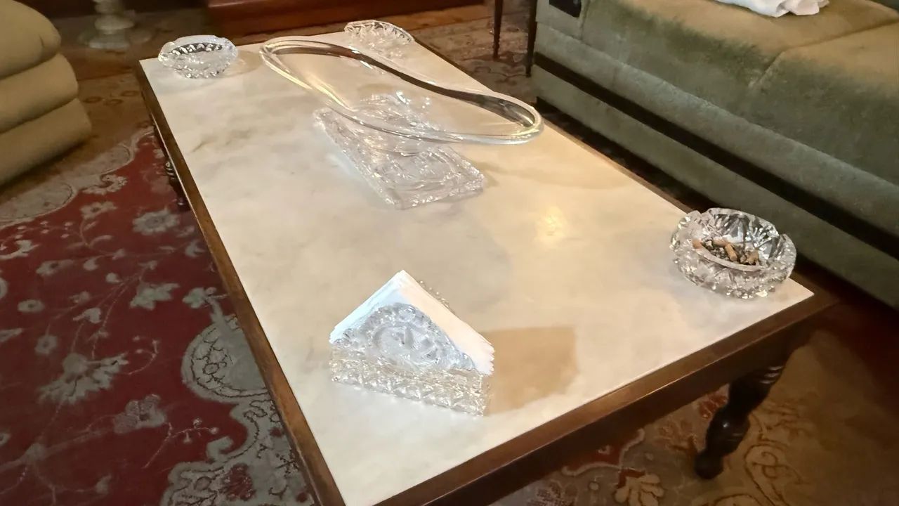 Mesa de centro em mármores 