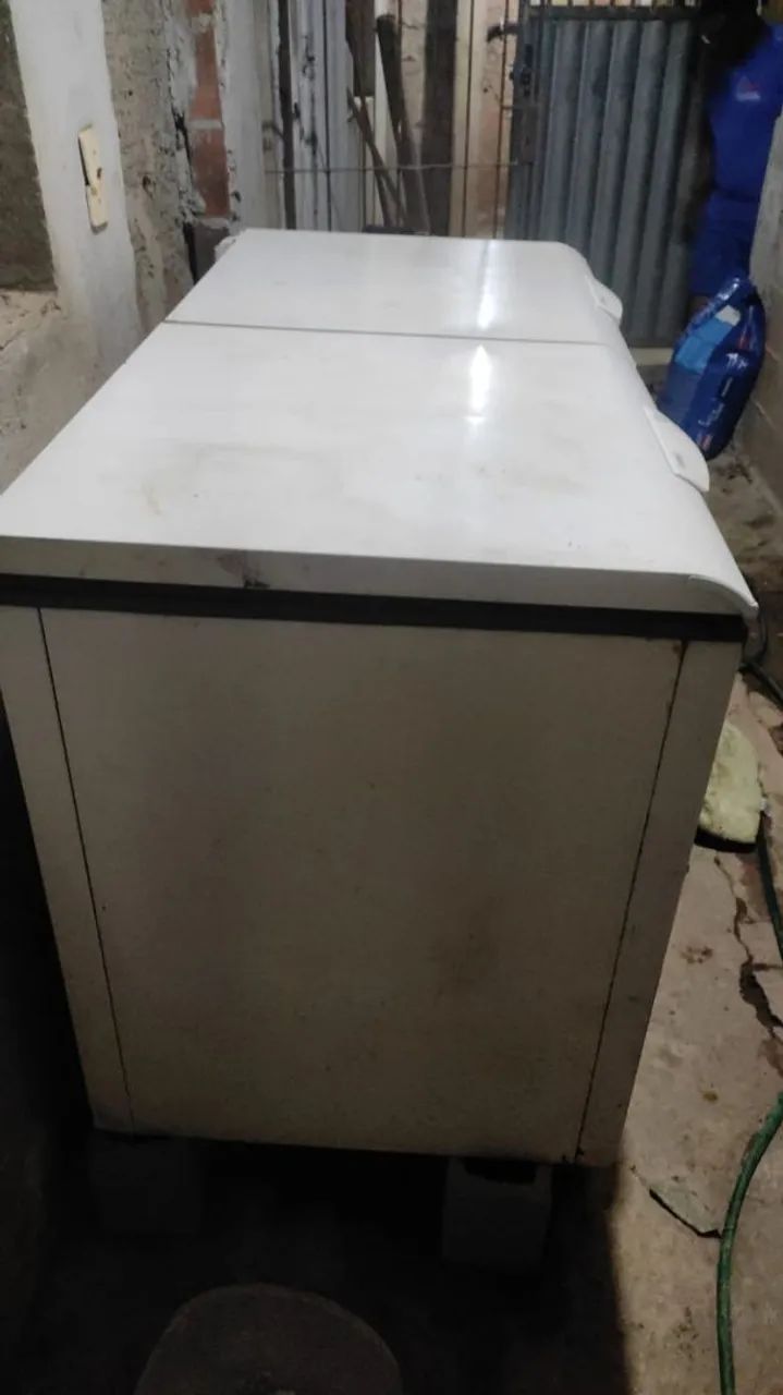 Vendo freezer horizontal duas portas  - Foto 3