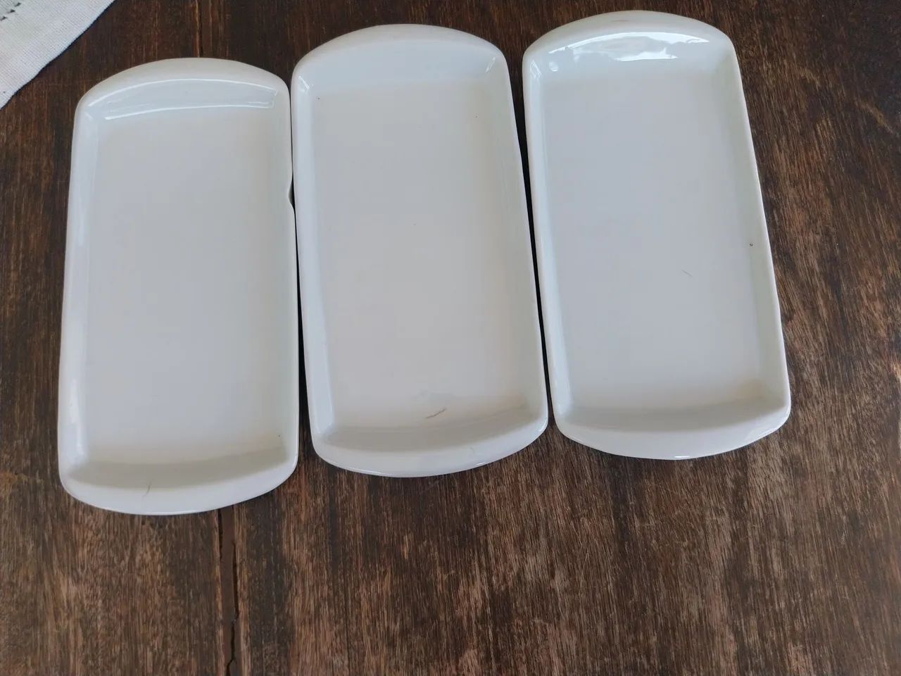Peças em cerâmica branca 