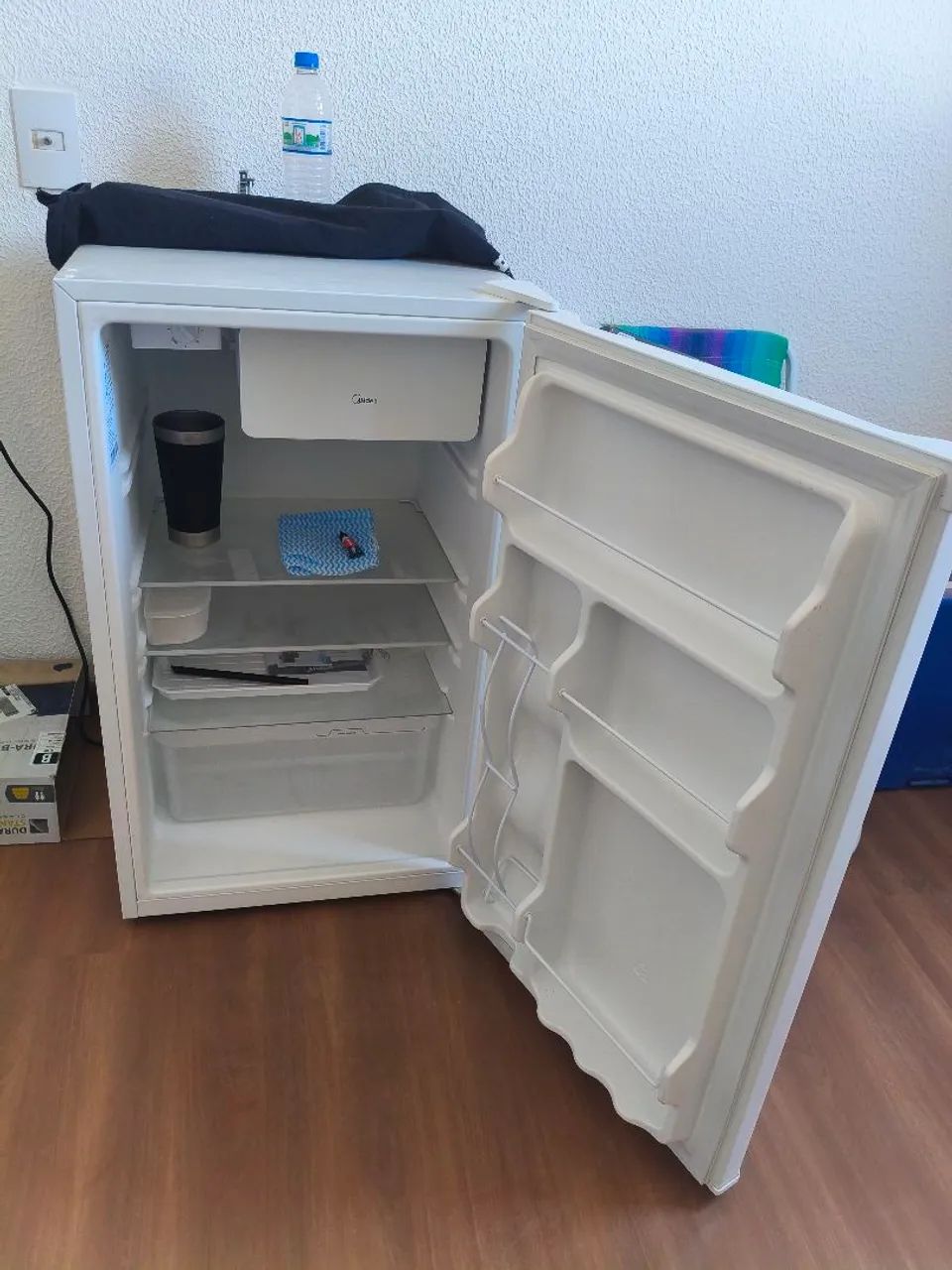 Frigobar Midea 