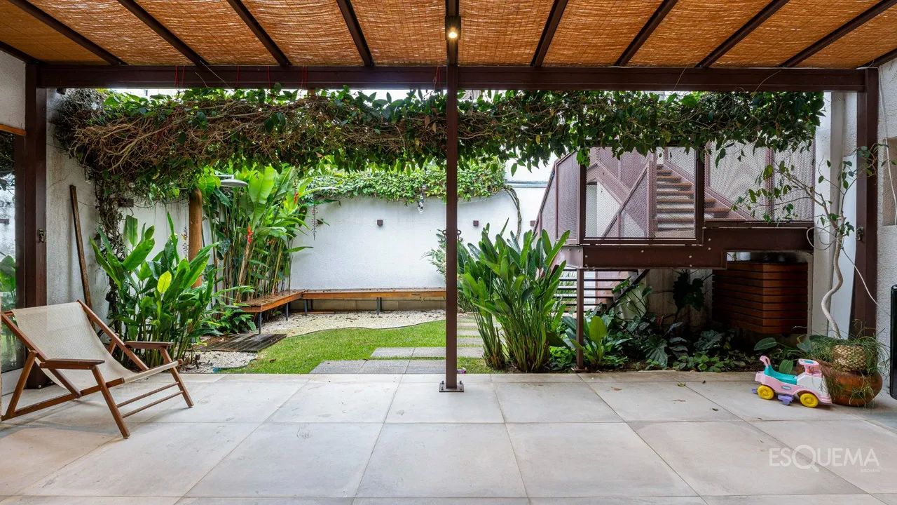 Casa de vila reformada na Vila Madalena