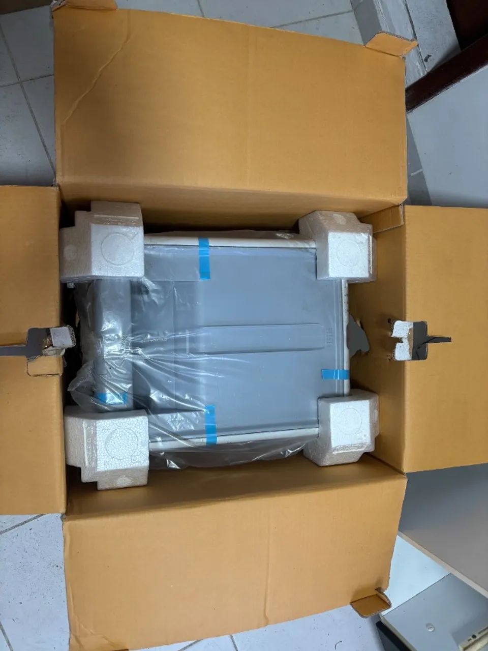 Impressora Laser/LED Colorida OKI C3400n - Foto 4