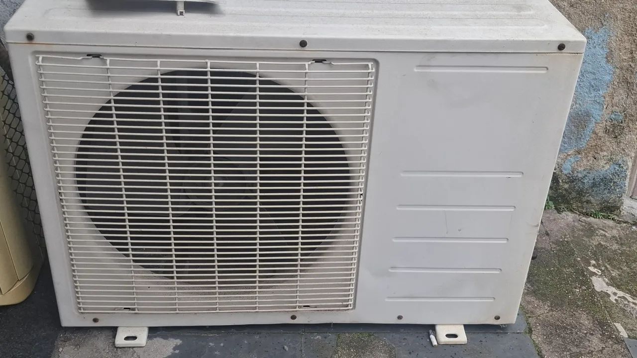 Vendo split 18 mil btus carrier 220v - Foto 2
