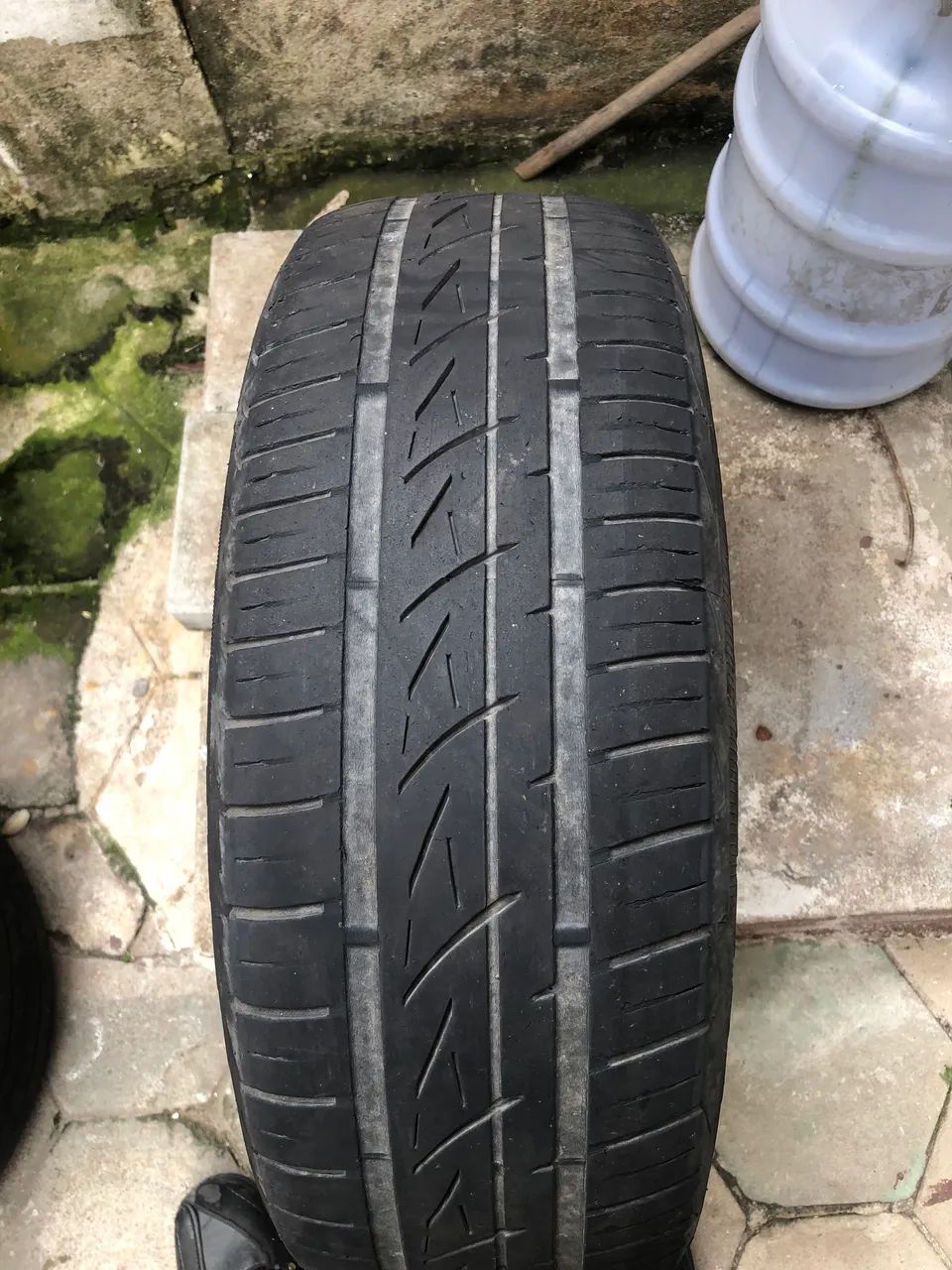 Vendo 2 peneus aro 15 - Foto 3