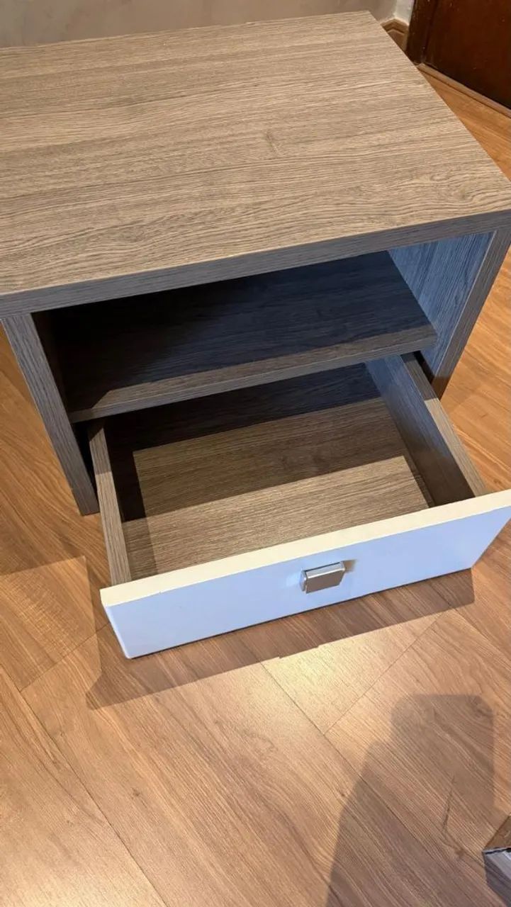 Mesa de cabeceira 