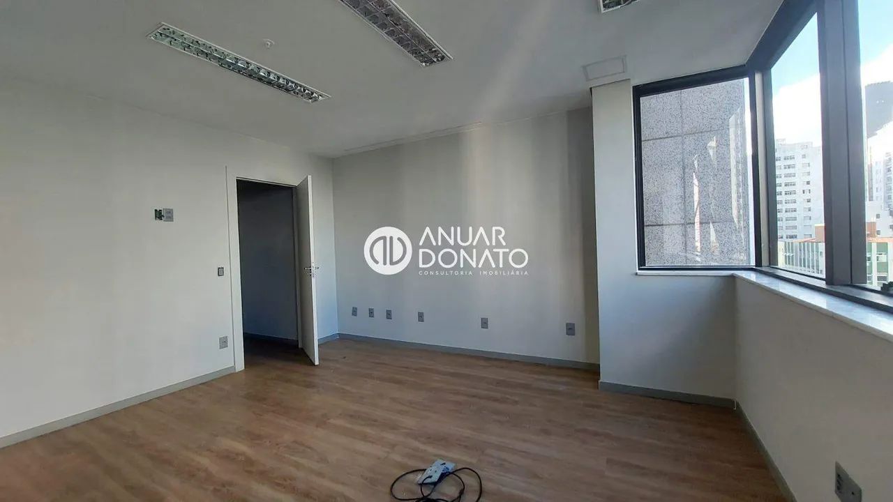 Funcionários - Sala(s) à venda na Anuar Donato