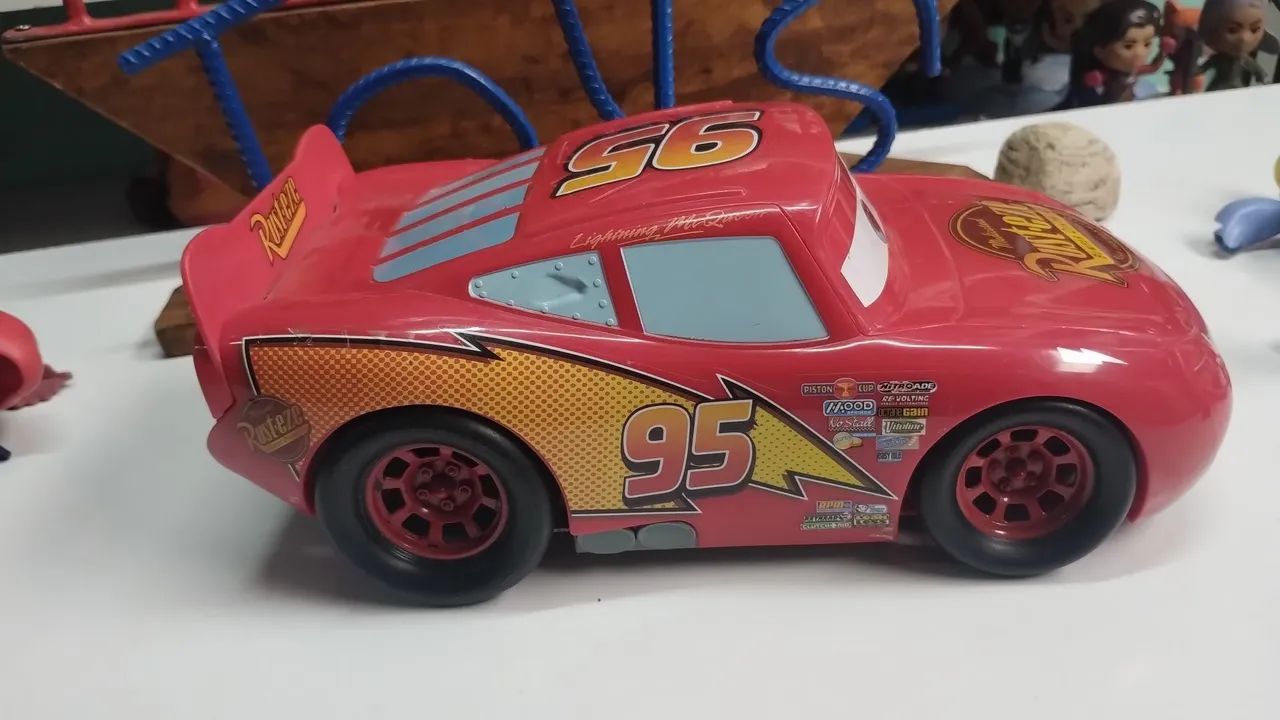 Carro relâmpago  vira pista - Foto 2